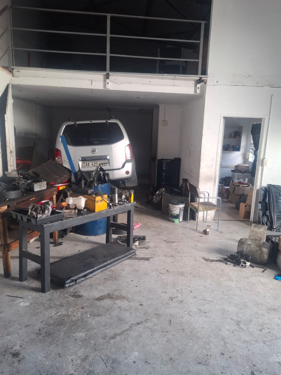  Bedroom Property for Sale in Killarney Industria Western Cape